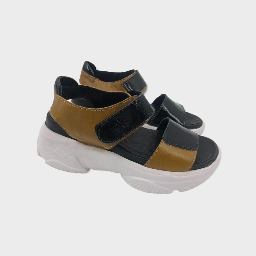 Sandalias Deportivas Marrón, Negras y Blancas